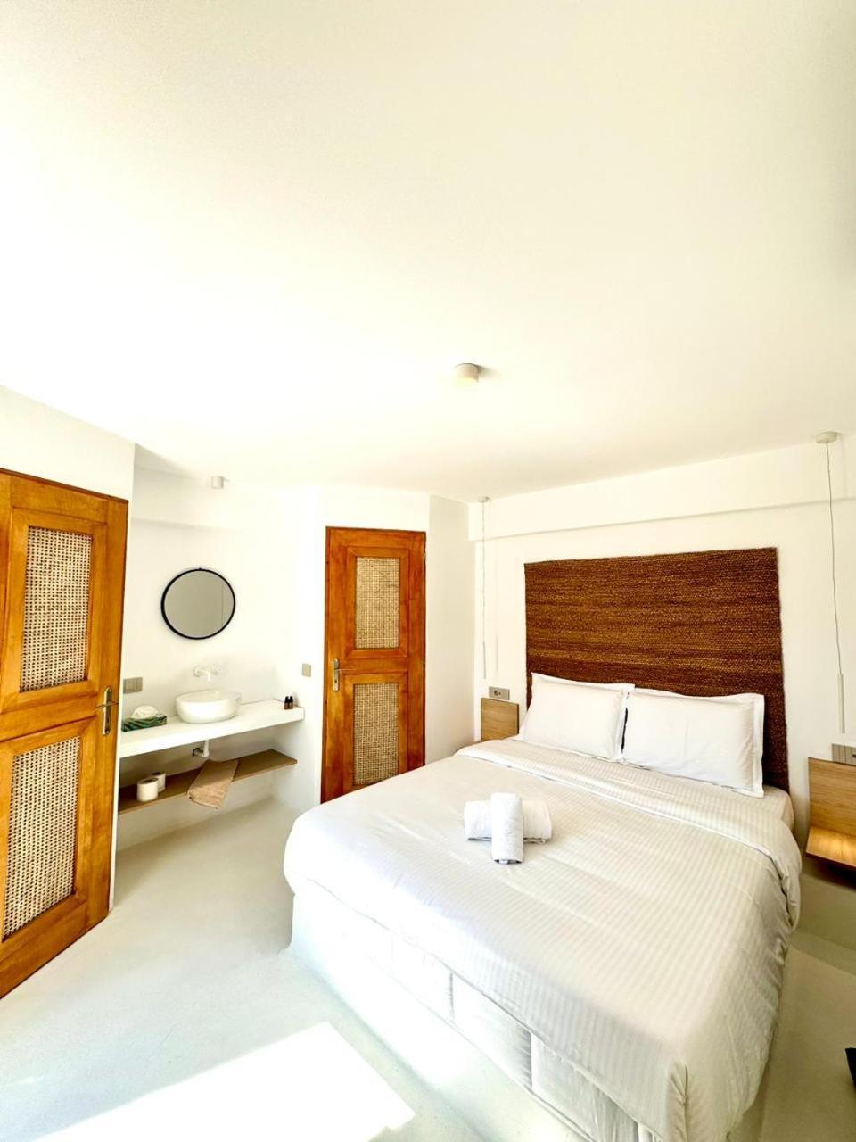 Faos Exclusive Suites Ornos  Exterior photo